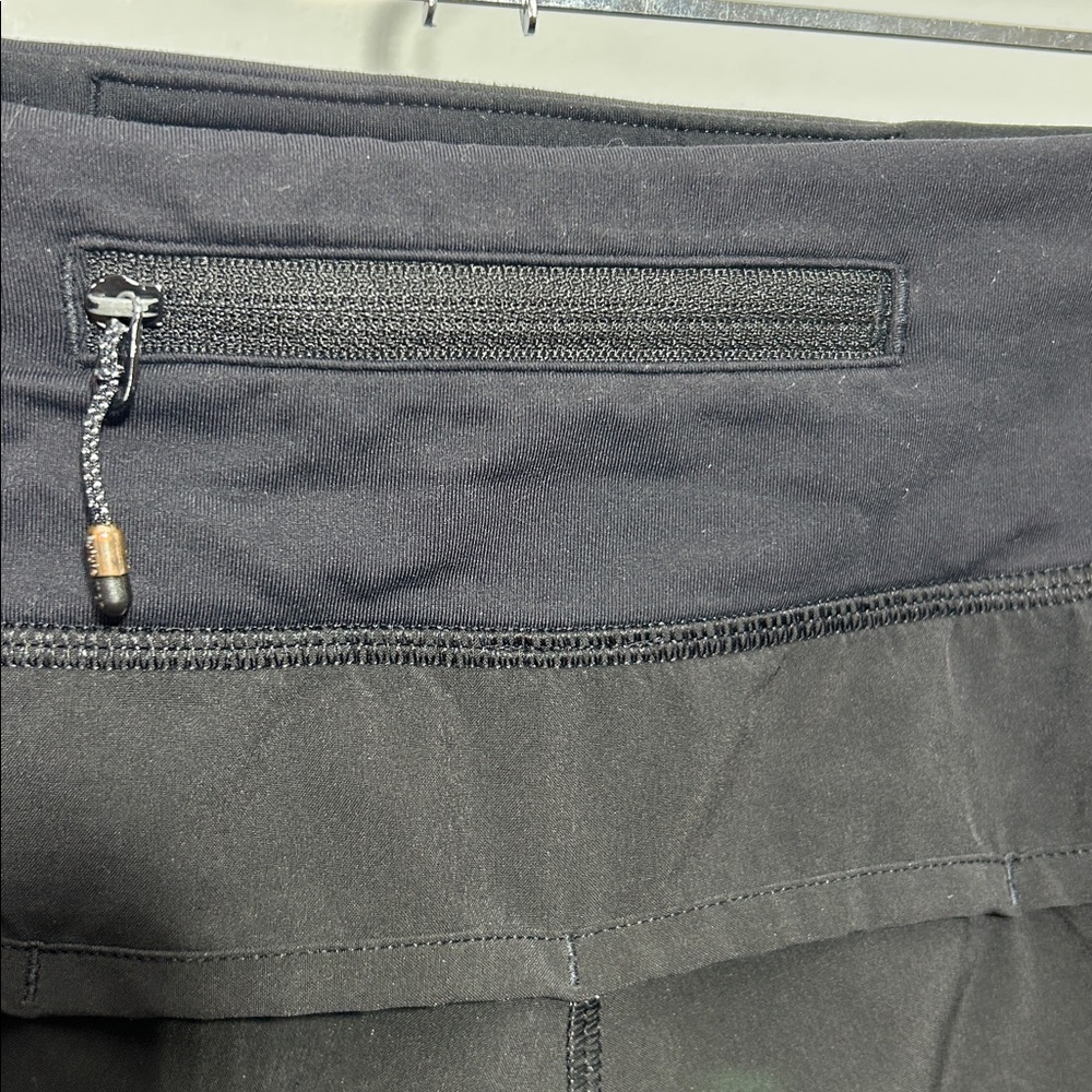 Lululemon Black Speed Up Lined Shorts 2.5" sz 6 - Picture 7 of 8